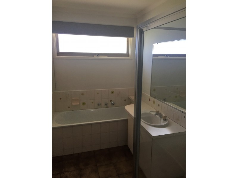 103 Warana Drive, Hampton Park VIC 3976