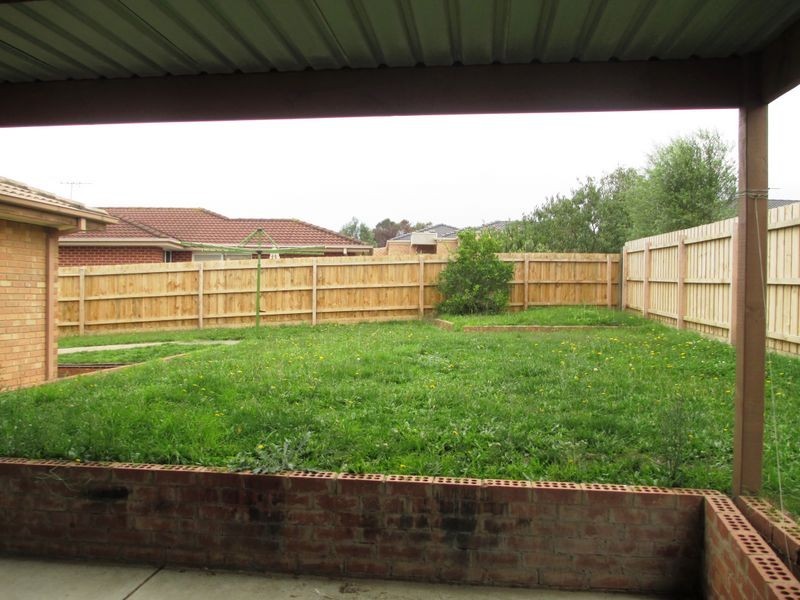 103 Warana Drive, Hampton Park VIC 3976