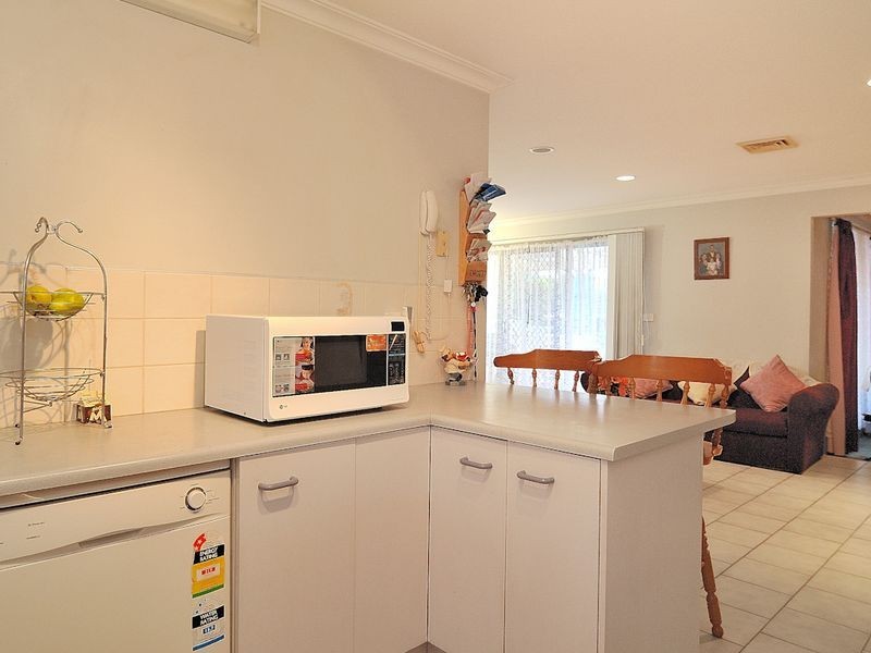 11 Michelle Drive, Hampton Park VIC 3976