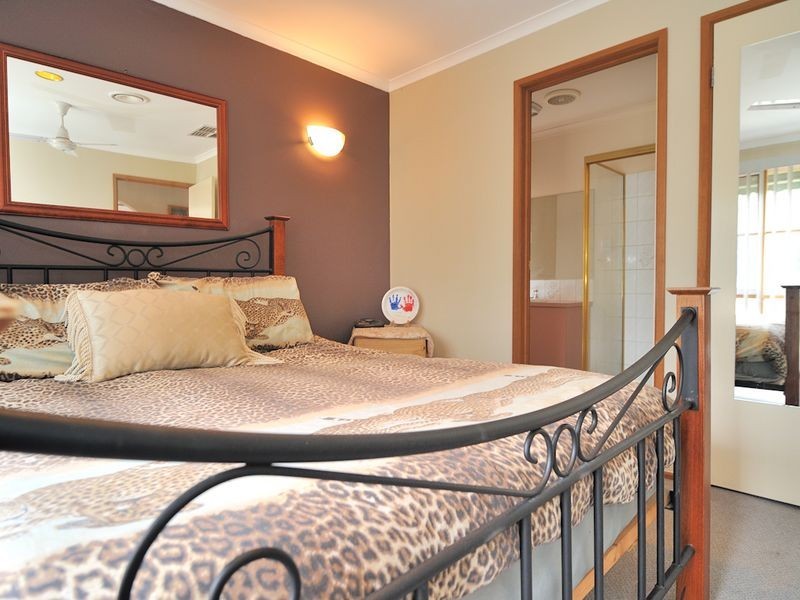 52 Leopold Crescent, Hampton Park VIC 3976