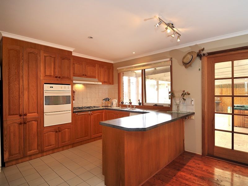52 Leopold Crescent, Hampton Park VIC 3976