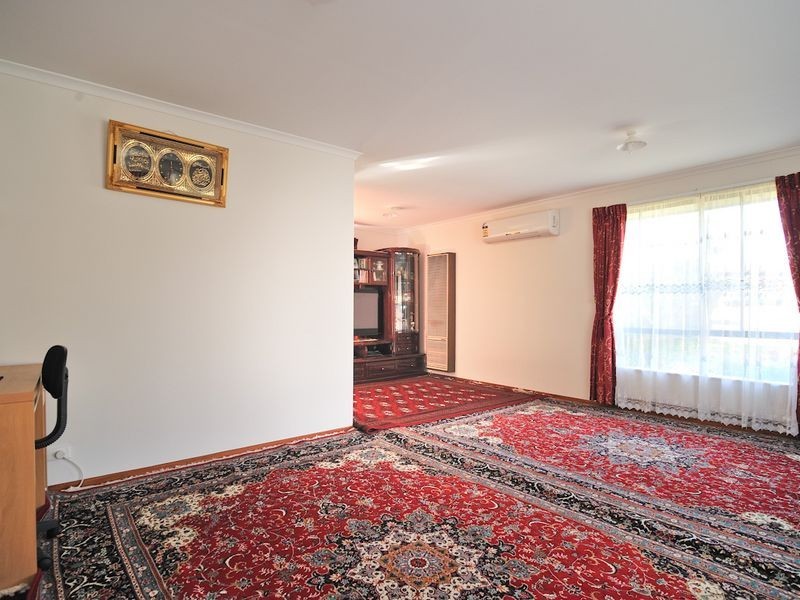 8 Craigie Court, Hampton Park VIC 3976