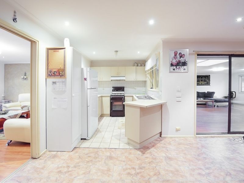 13 Harvey Court, Hampton Park VIC 3976