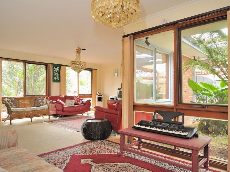 68 Warana Drive, Hampton Park VIC 3976