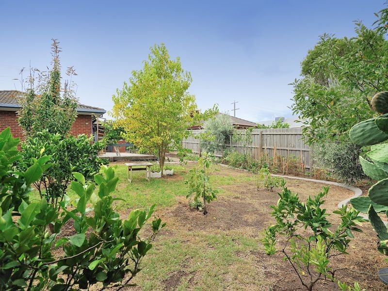 68 Warana Drive, Hampton Park VIC 3976