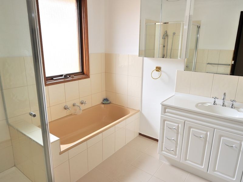 68 Warana Drive, Hampton Park VIC 3976