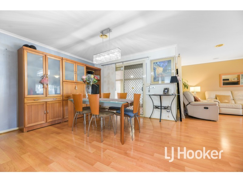 20 Mahogany Close, Hampton Park VIC 3976