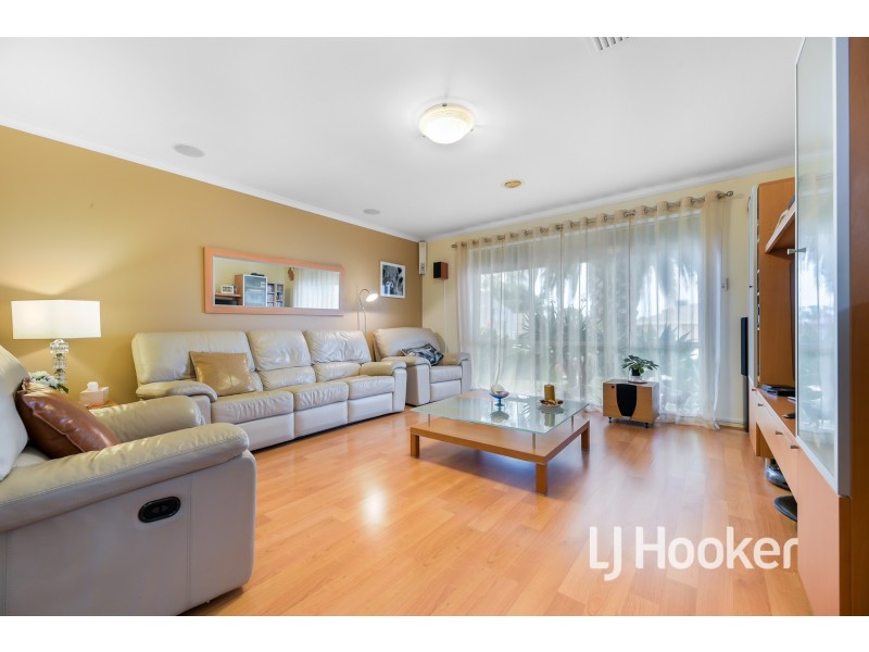 20 Mahogany Close, Hampton Park VIC 3976