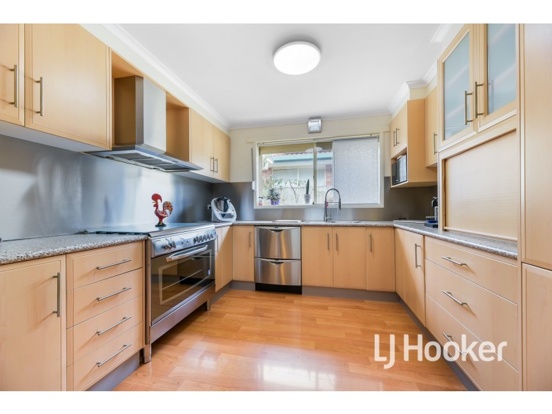 20 Mahogany Close, Hampton Park VIC 3976