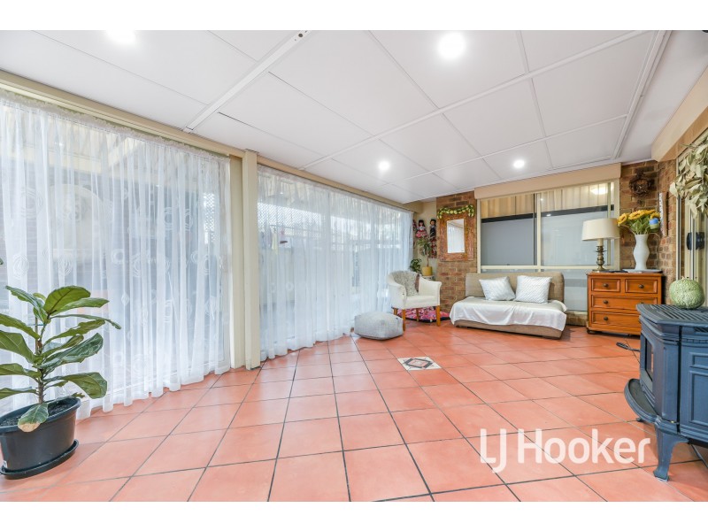 20 Mahogany Close, Hampton Park VIC 3976