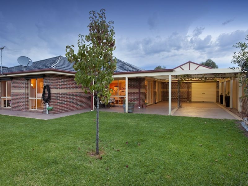 10 Franklin Parade, Lynbrook VIC 3975