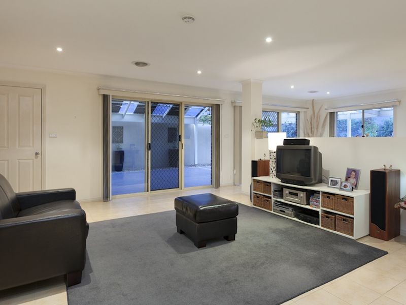 10 Franklin Parade, Lynbrook VIC 3975