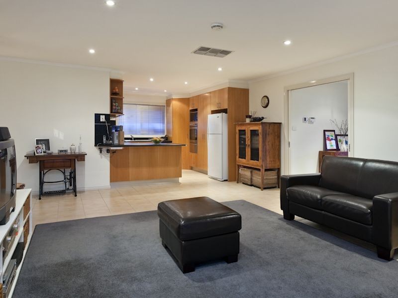 10 Franklin Parade, Lynbrook VIC 3975