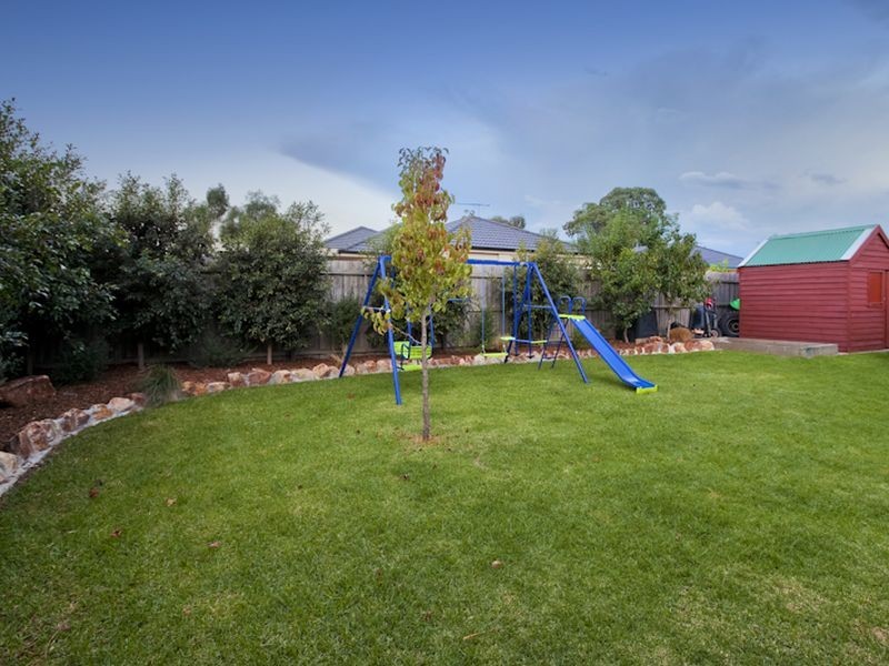 10 Franklin Parade, Lynbrook VIC 3975