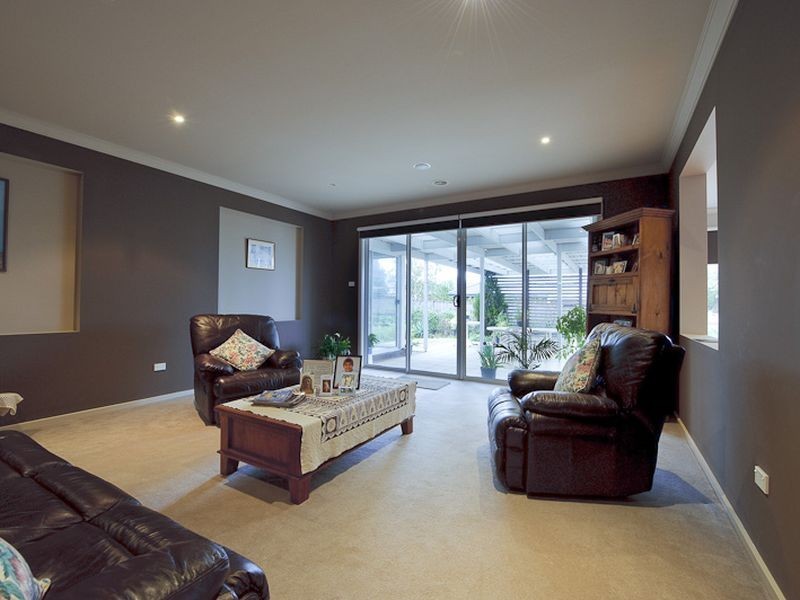 7 Cedarwood Crescent, Berwick VIC 3806