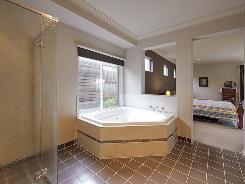 7 Cedarwood Crescent, Berwick VIC 3806