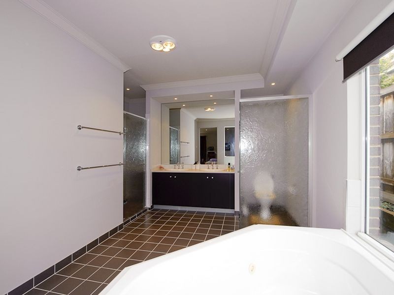 7 Cedarwood Crescent, Berwick VIC 3806