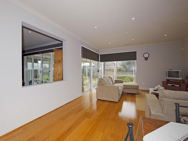 7 Cedarwood Crescent, Berwick VIC 3806