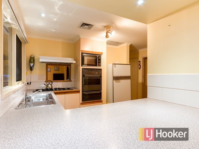 11 Wynette Close, Hampton Park VIC 3976