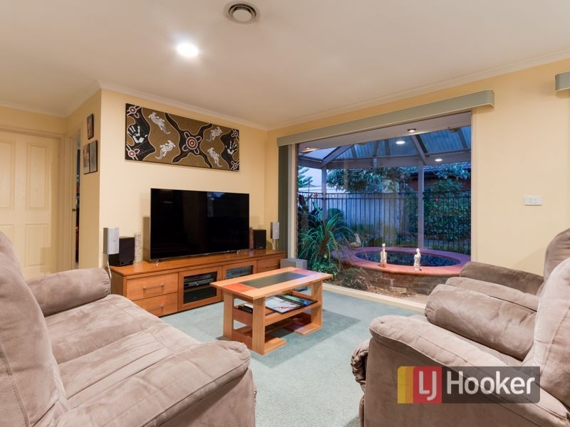 11 Wynette Close, Hampton Park VIC 3976