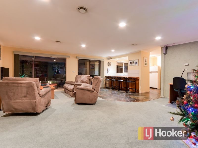 11 Wynette Close, Hampton Park VIC 3976