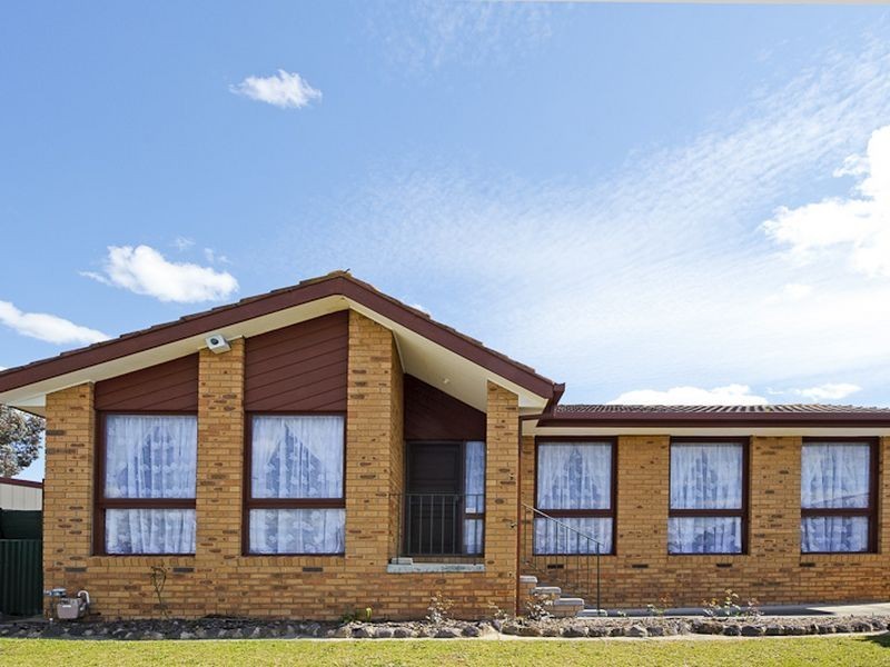 6 Mace Rise, Hallam VIC 3803