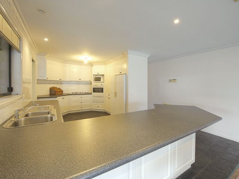 9 Pledger Close, Narre Warren South VIC 3805