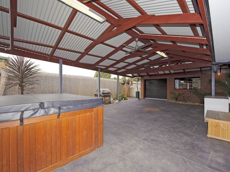 9 Pledger Close, Narre Warren South VIC 3805
