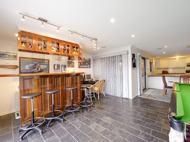 9 Pledger Close, Narre Warren South VIC 3805
