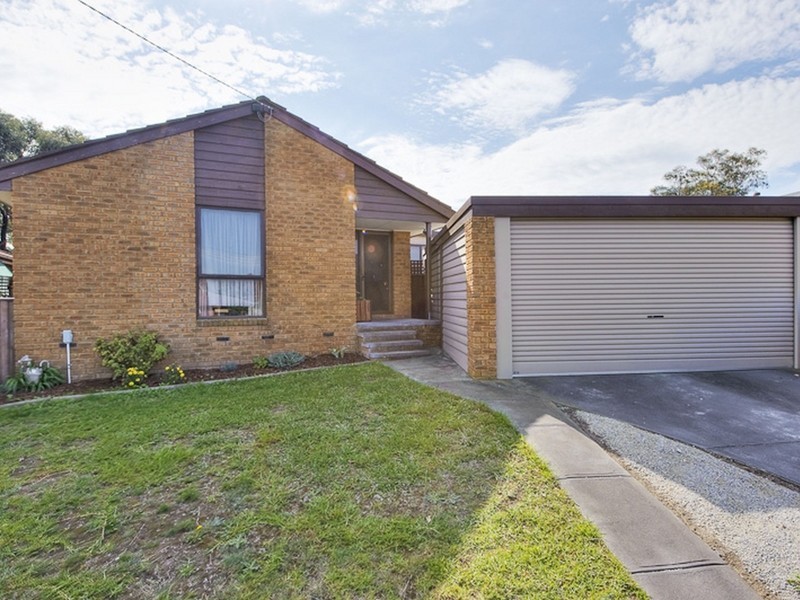 15 Beth Court, Hampton Park VIC 3976
