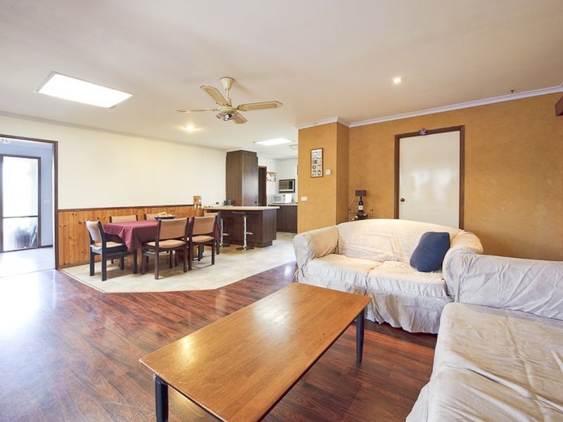 15 Beth Court, Hampton Park VIC 3976