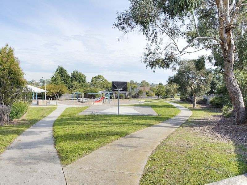 15 Beth Court, Hampton Park VIC 3976
