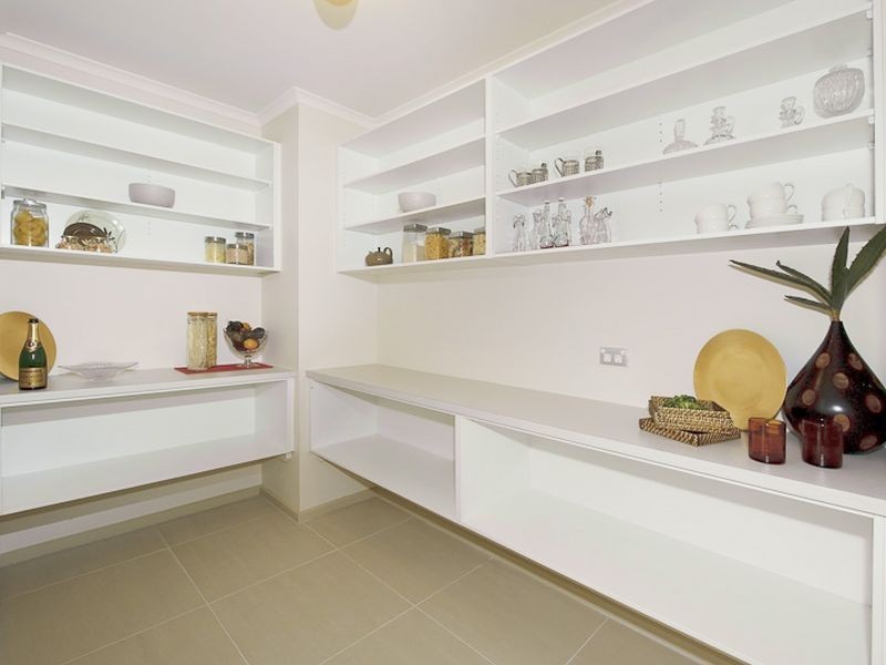 25 Peisley Crescent, Cranbourne East VIC 3977