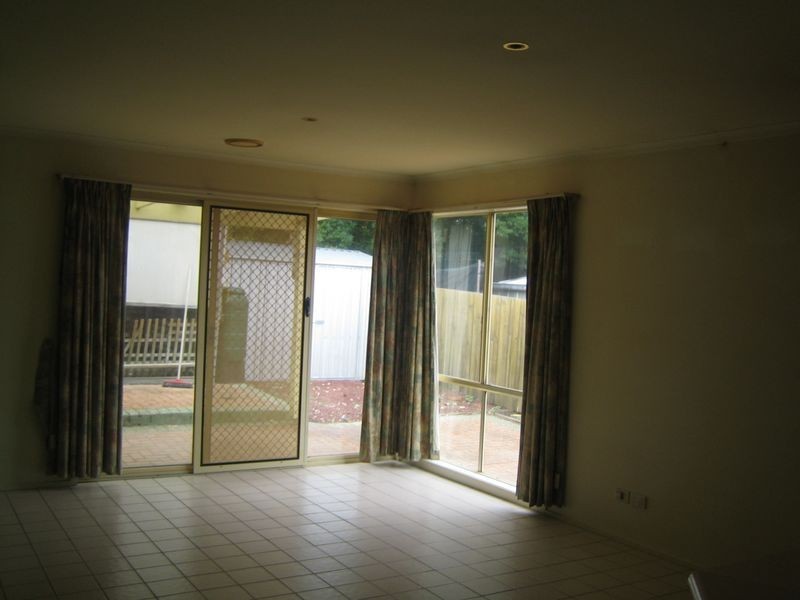 6 Hillview Rise, Hampton Park VIC 3976