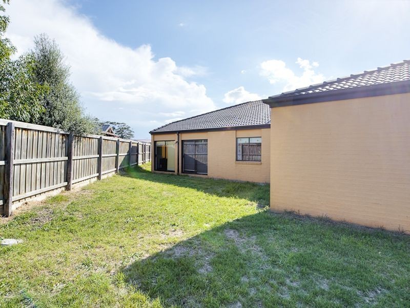 3 Clapton Court, Cranbourne East VIC 3977