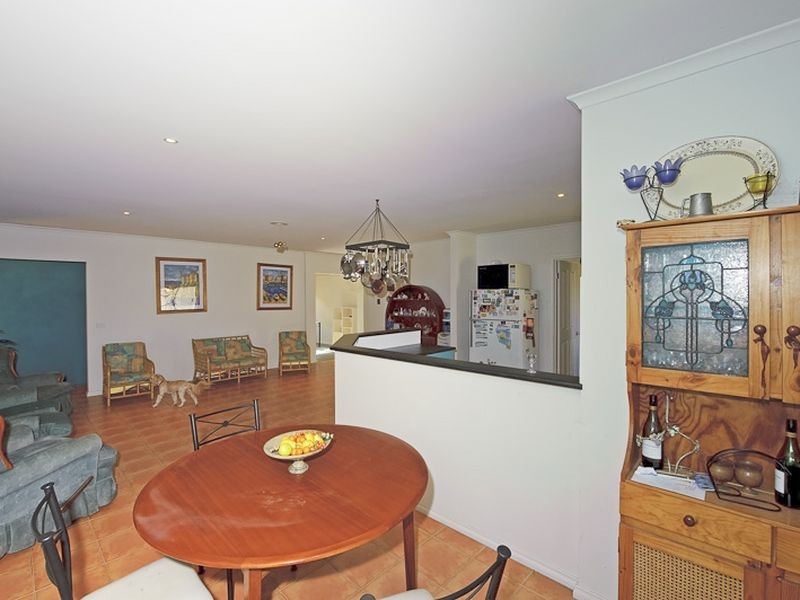 3 Clapton Court, Cranbourne East VIC 3977