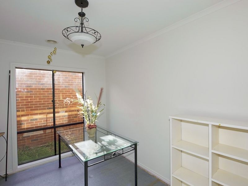 3 Clapton Court, Cranbourne East VIC 3977