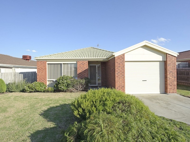 9 Cypress Court, Hampton Park VIC 3976