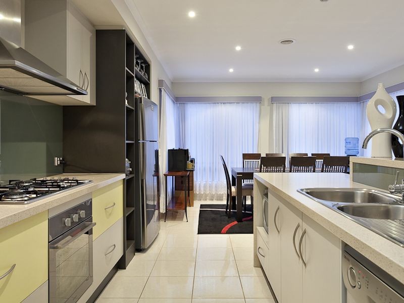 82 Aylmer Road, Lynbrook VIC 3975