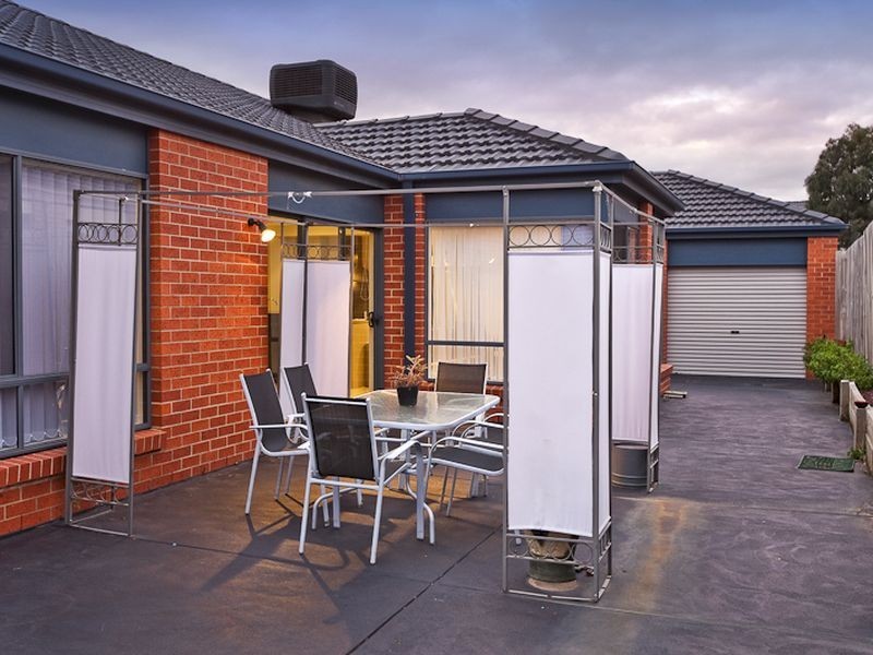 82 Aylmer Road, Lynbrook VIC 3975