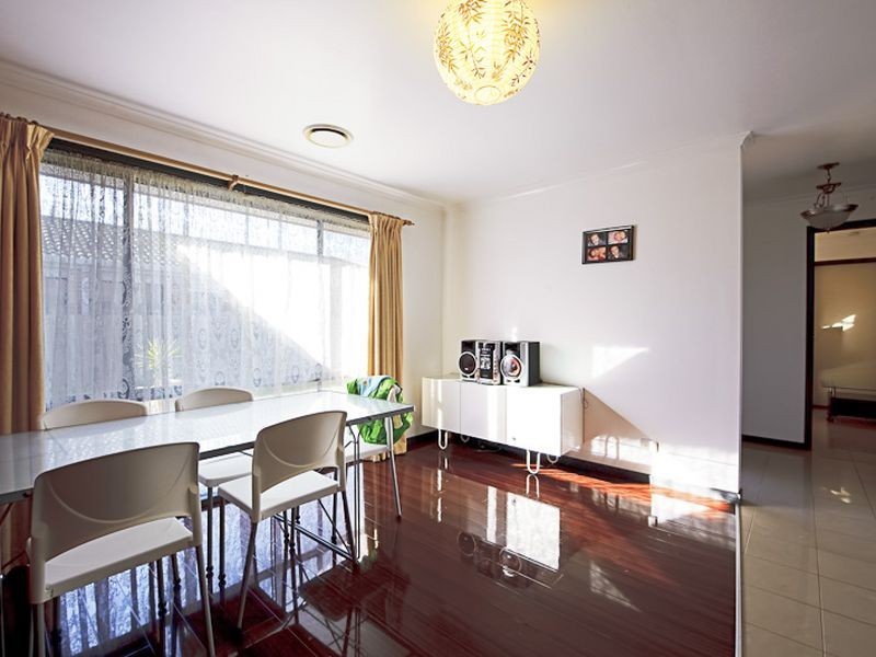 18 Pinehill Court, Cranbourne North VIC 3977