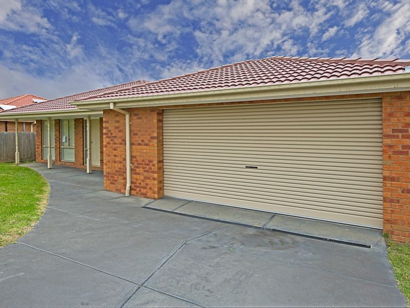 9 Nirringa Drive, Hampton Park VIC 3976