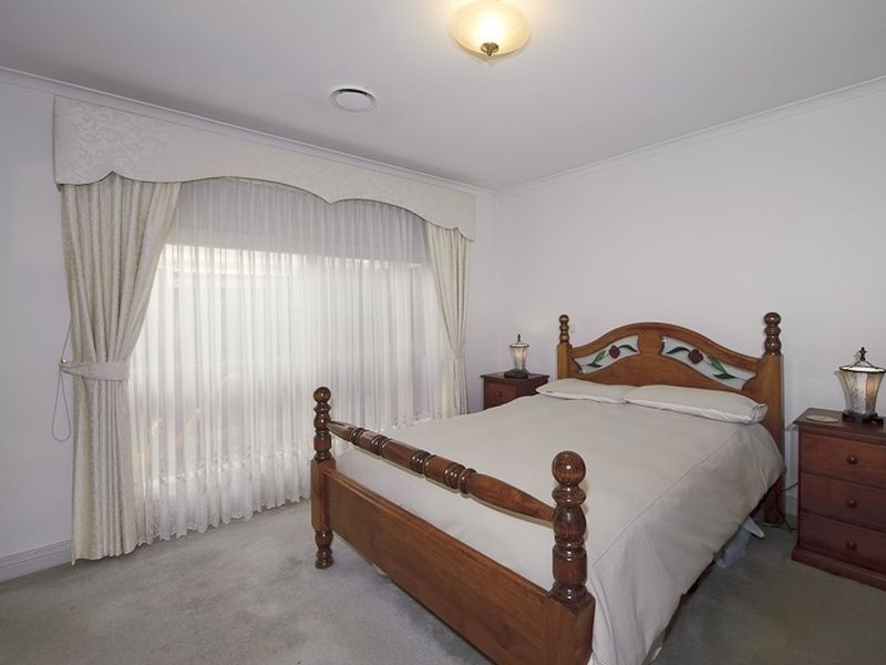 118 Warana Drive, Hampton Park VIC 3976