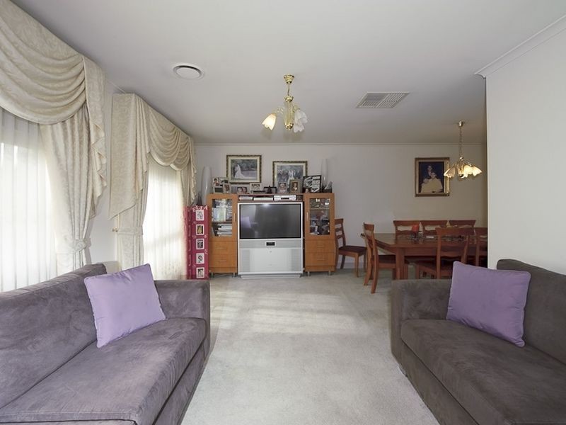 118 Warana Drive, Hampton Park VIC 3976