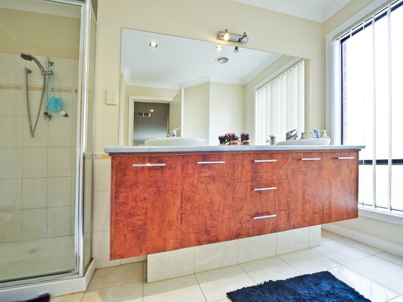 12 Glenbrook Crescent, Lynbrook VIC 3975