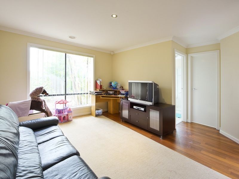 12 Glenbrook Crescent, Lynbrook VIC 3975