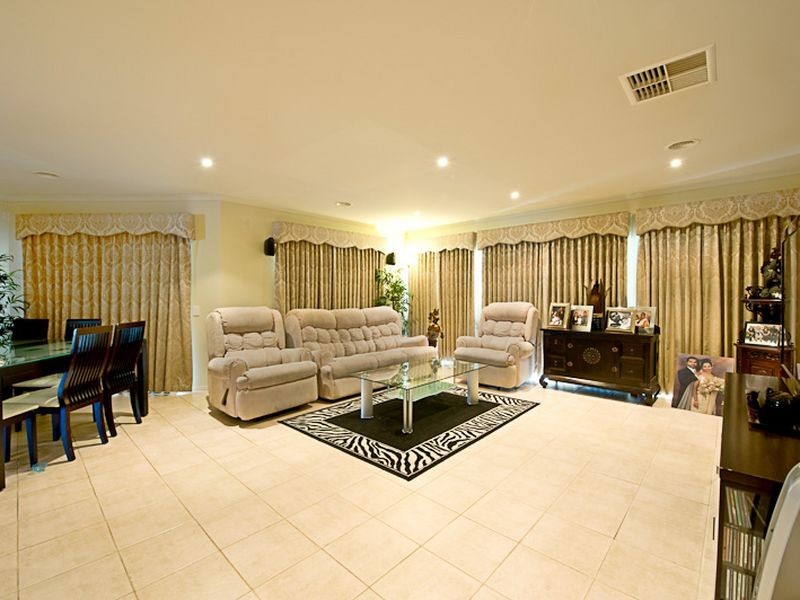 727 Glasscocks Road, Narre Warren South VIC 3805