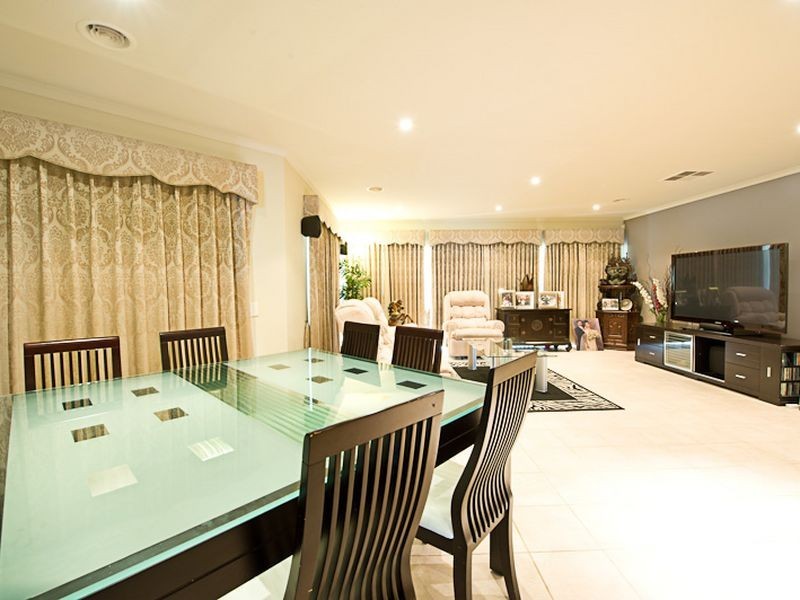 727 Glasscocks Road, Narre Warren South VIC 3805