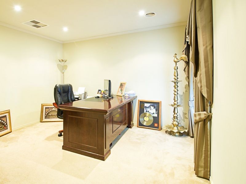 727 Glasscocks Road, Narre Warren South VIC 3805