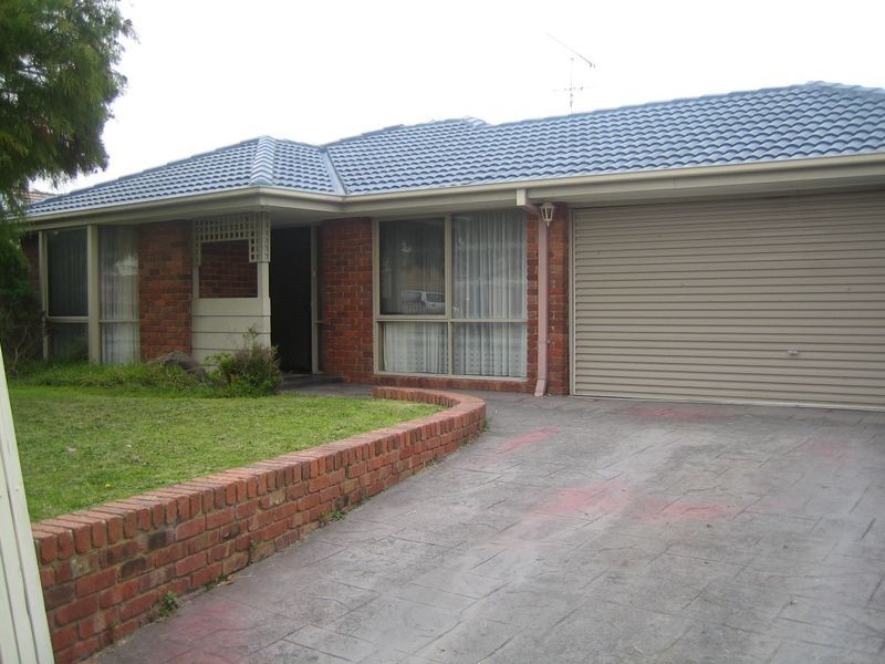 5 Katherine Court, Hampton Park VIC 3976